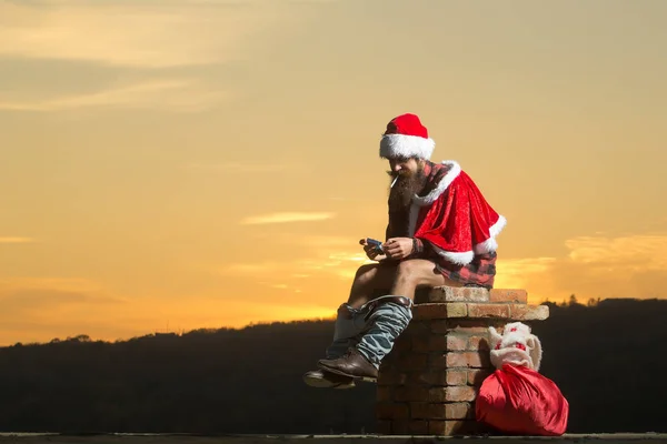 Boże Narodzenie bad santa na komin — Zdjęcie stockowe