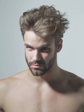 Seksi sarışın yakışıklı genç