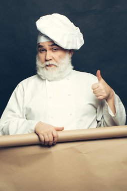 Şef adam boş kağıt ile