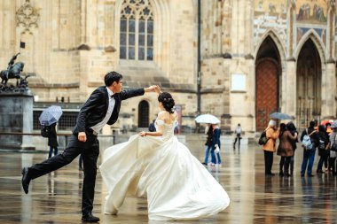 Çince damat ve gelin dans