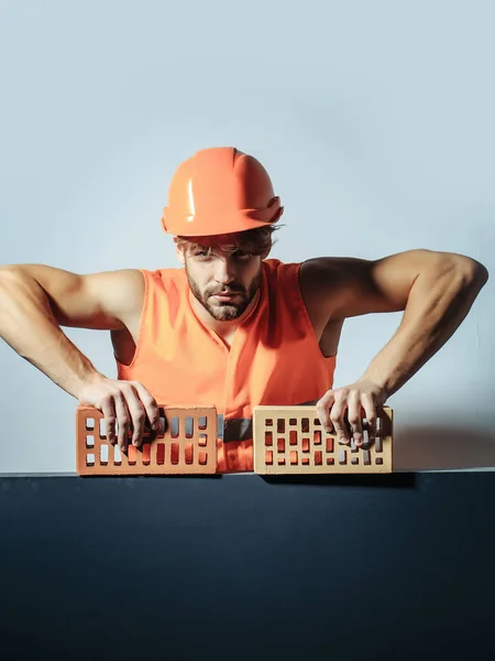 Sexy musculoso hombre constructor —  Fotos de Stock