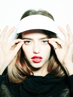 Güzel kız kirpik çeker