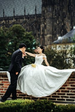 Çin sevimli genç newlyweds açık