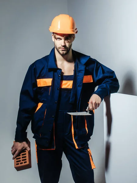 Hombre guapo constructor —  Fotos de Stock