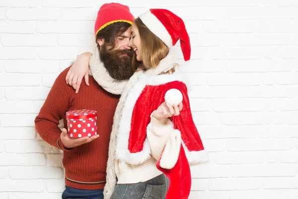 Giovane sensuale coppia di Natale — Foto Stock