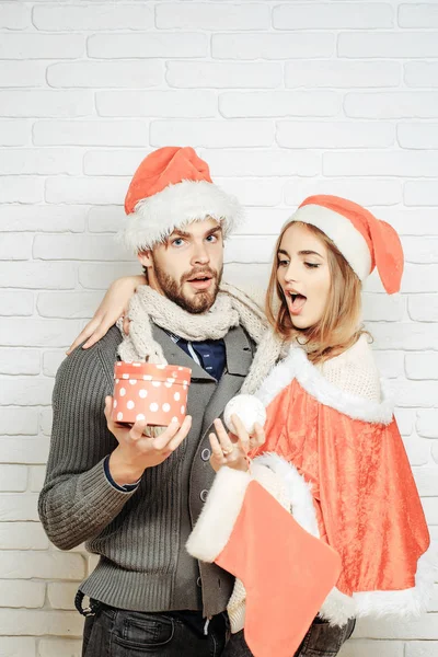 Young Christmas couple — Stock Photo, Image