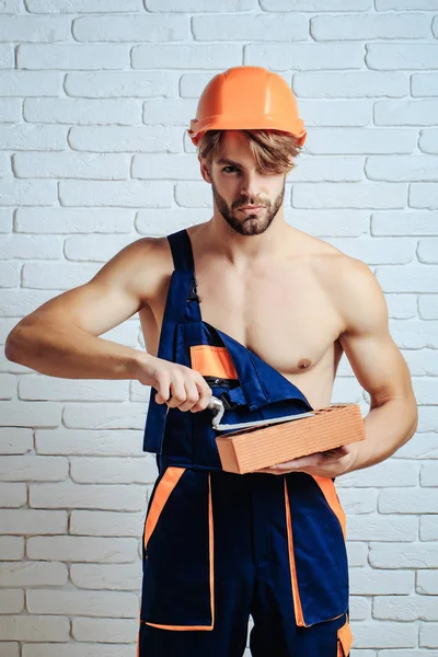 Sexy construtor homem muscular — Fotografia de Stock