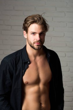 seksi yakışıklı kaslı adam