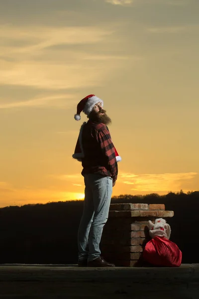 クリスマス煙突の悪いサンタ — ストック写真