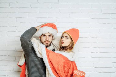 Genç Noel çift üzgün