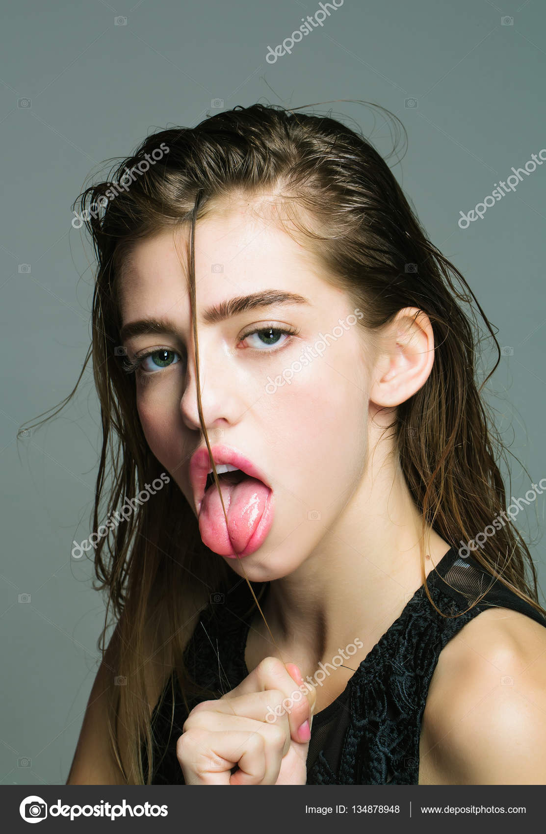 girls open mouth with tongues