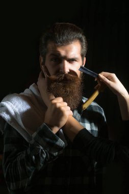 Eller sakallı adam tıraş