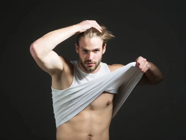 Knappe gespierde sexy man — Stockfoto