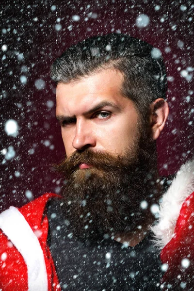 Santa mannen böjer bryn — Stockfoto