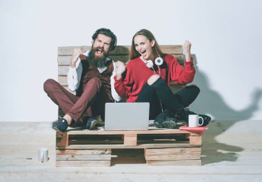 Genç çift birlikte vakit