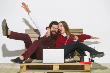 Genç çift birlikte vakit