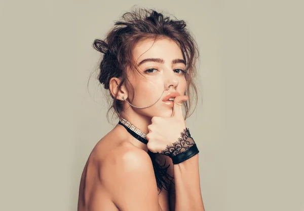 Pretty girl topless with cuffs — Stock Photo, Image