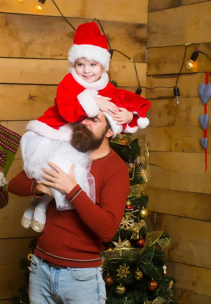 Sakallı Noel Baba ve kız