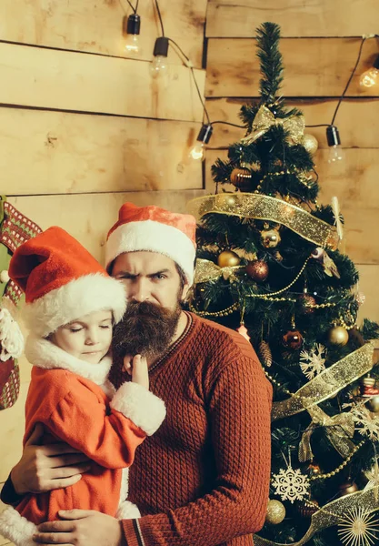 Sakallı Noel Baba ve kız