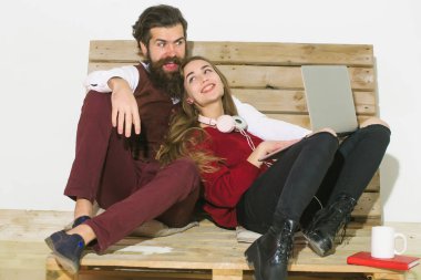 Mutlu genç çift vakit