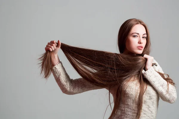 Pretty Girl z długimi włosami — Zdjęcie stockowe