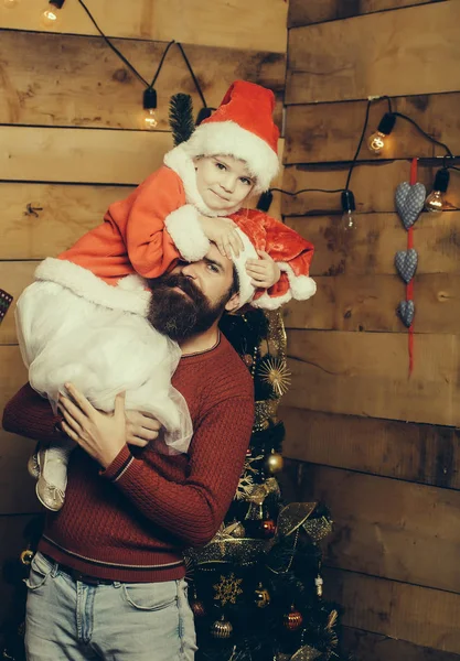 Weihnachten bärtige Vater und Mädchen — Stockfoto