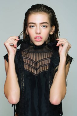 güzel kız seksi siyah yelek