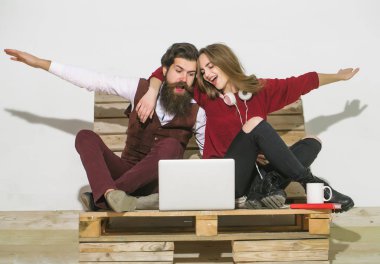 Genç çift birlikte vakit