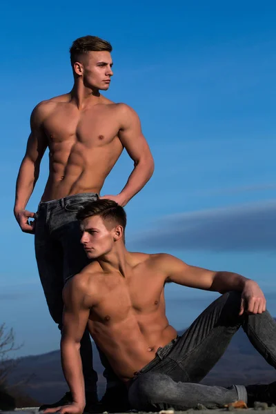 Handsome twin men or bodybuilders — Stock Photo, Image