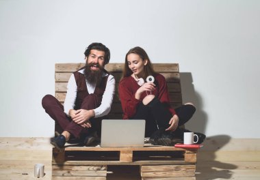 Genç çift birlikte vakit