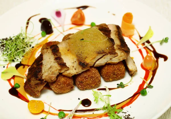 Kızarmış et ve ekmekli pirzola