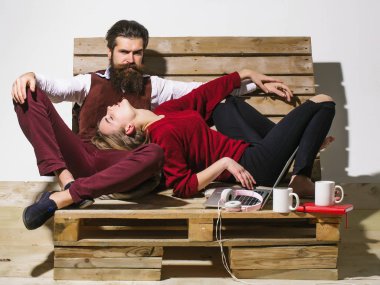 Genç çift birlikte vakit