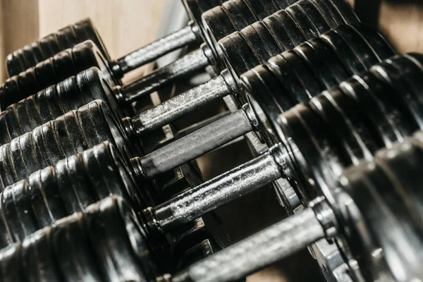 Metalik veya çelik halter