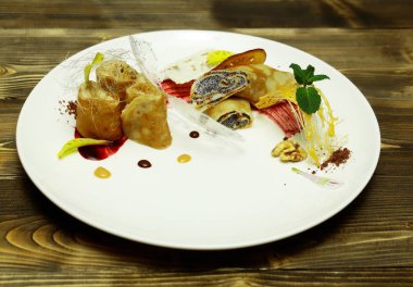 Haşhaş tohumu ile haddelenmiş krep