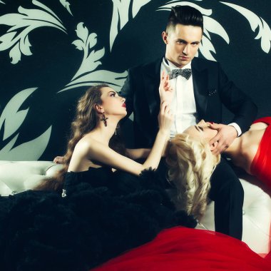 yakışıklı adam ve zarif kadın