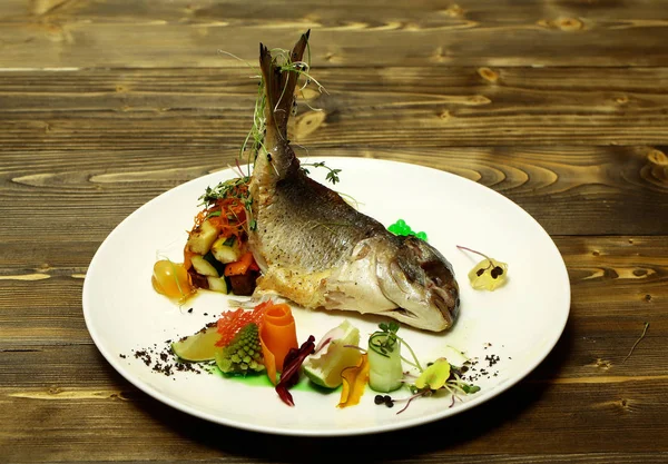 Pesce bianco arrosto — Foto Stock