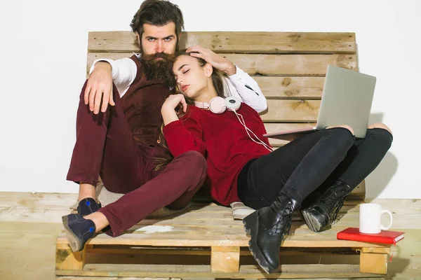 Genç çift birlikte vakit