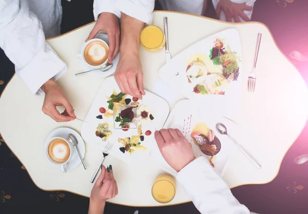 yiyecek ve içecekler ile el