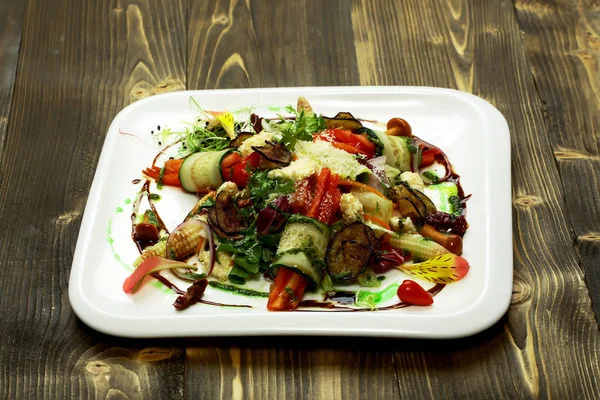 Вкусный овощной салат — стоковое фото