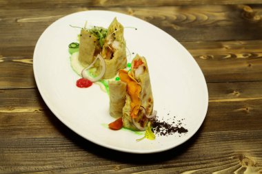 Lapa lapa balık pasta parçaları