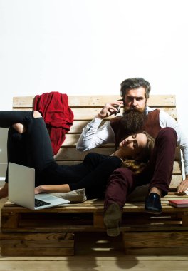 Genç çift birlikte vakit