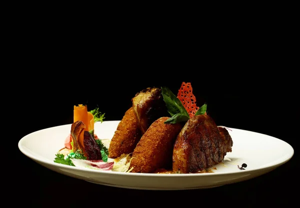 Carne fritta e cotoletta impanata — Foto Stock