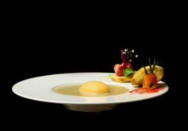 Çorba veya kaynak köpük ile