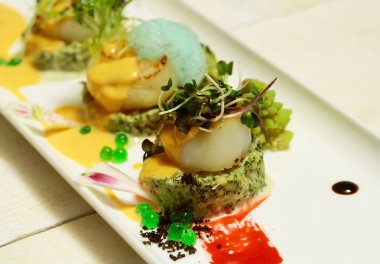 Püresi üzerinde kurutulmuş tarak