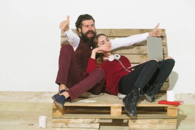 Genç çift birlikte vakit