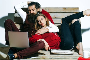 Genç çift birlikte vakit