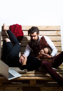 Genç çift birlikte vakit