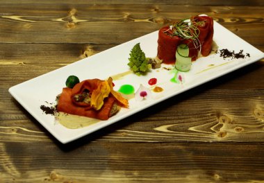 Haddelenmiş krep doldurma ile