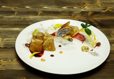 Haşhaş tohumu ile haddelenmiş krep