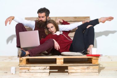 Genç çift birlikte vakit